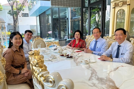 Chủ tịch Hội Lương thực Thực phẩm TP.HCM: Doanh nghiệp và báo chí cần cộng hưởng nguồn lực hơn nữa Chủ tịch Hội Lương thực Thực phẩm TP.HCM: Doanh nghiệp và báo chí cần cộng hưởng nguồn lực hơn nữa