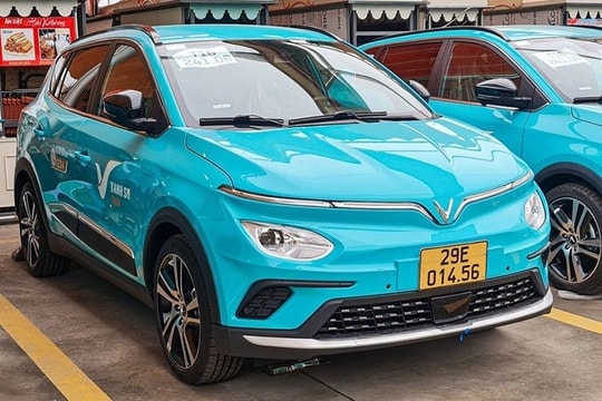 Ô tô điện không còn được miễn 100% lệ phí trước bạ từ 1/3 Ô tô điện không còn được miễn 100% lệ phí trước bạ từ 1/3