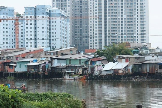 TP.HCM dự kiến di dời gần 40.000 căn nhà ven kênh