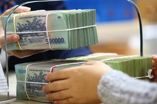 Đề xuất tiếp tục miễn thuế thu nhập cá nhân đối với lãi tiền gửi tiết kiệm Đề xuất tiếp tục miễn thuế thu nhập cá nhân đối với lãi tiền gửi tiết kiệm