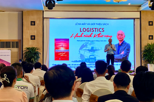 “Cẩm nang” cả ngành logistics trong sách mới của chuyên gia Bộ Công Thương “Cẩm nang” cả ngành logistics trong sách mới của chuyên gia Bộ Công Thương