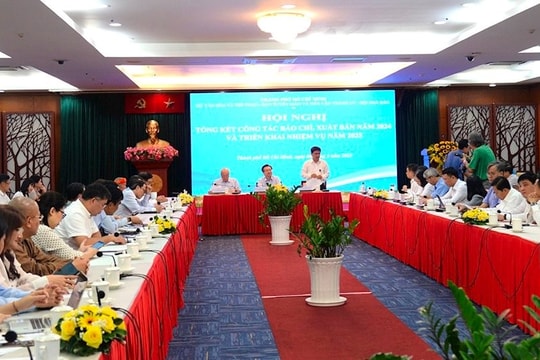 TP.HCM biểu dương hơn 300 tác phẩm báo chí viết về các vấn đề nổi bật TP.HCM biểu dương hơn 300 tác phẩm báo chí viết về các vấn đề nổi bật
