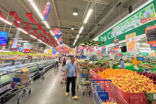 TP.HCM: Lượng hàng bình ổn thị trường năm 2025 dự kiến tăng 4-6% TP.HCM: Lượng hàng bình ổn thị trường năm 2025 dự kiến tăng 4-6%