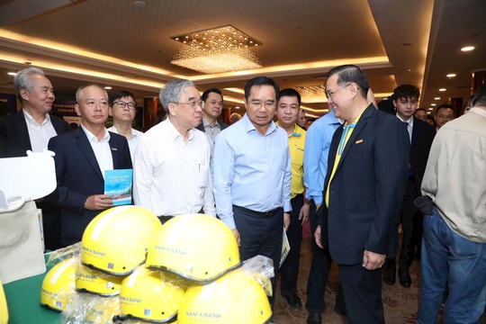 Tăng trưởng hai con số, TP.HCM "trông cậy" vào lực lượng doanh nghiệp Tăng trưởng hai con số, TP.HCM "trông cậy" vào lực lượng doanh nghiệp