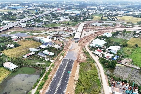 55km đường bộ cao tốc Bến Lức - Long Thành sẽ hoàn thành vào cuối năm nay 55km đường bộ cao tốc Bến Lức - Long Thành sẽ hoàn thành vào cuối năm nay