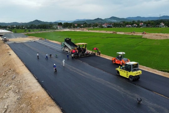 Phấn đấu hoàn thành 28 dự án thành phần cao tốc trong năm 2025 Phấn đấu hoàn thành 28 dự án thành phần cao tốc trong năm 2025