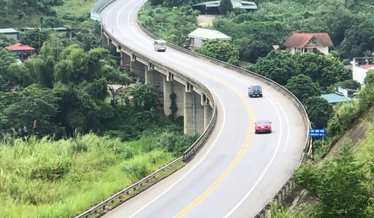 Nghiên cứu phương án mở rộng cao tốc Yên Bái - Lào Cai