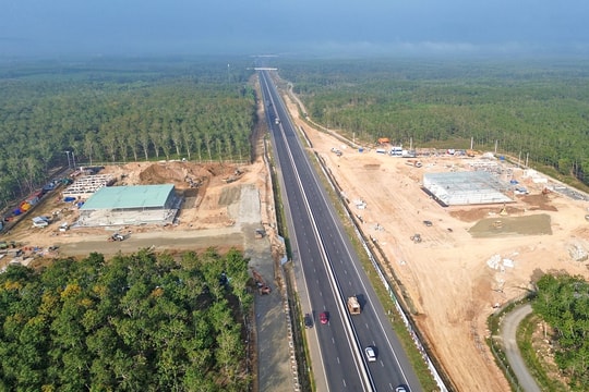 Bộ Xây dựng yêu cầu 12 địa phương sớm bàn giao mặt bằng xây trạm dừng nghỉ cao tốc