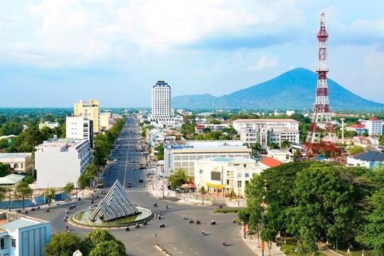 Tây Ninh chính thức trở thành đô thị loại II, mở ra cơ hội phát triển mới Tây Ninh chính thức trở thành đô thị loại II, mở ra cơ hội phát triển mới