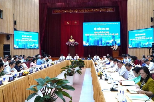 TP.HCM thành tựu 50 năm xây dựng, bảo vệ và phát triển