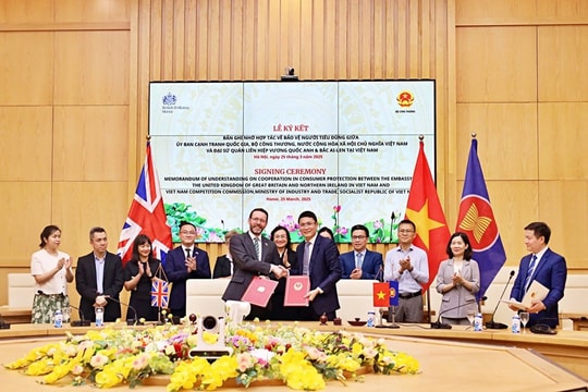 Việt Nam và Anh ký kết Bản ghi nhớ hợp tác về bảo vệ người tiêu dùng Việt Nam và Anh ký kết Bản ghi nhớ hợp tác về bảo vệ người tiêu dùng
