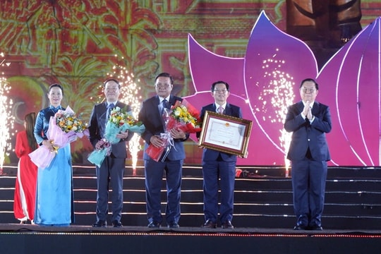 Bình Định kỷ niệm 50 năm Ngày giải phóng và đón nhận Huân chương Độc lập