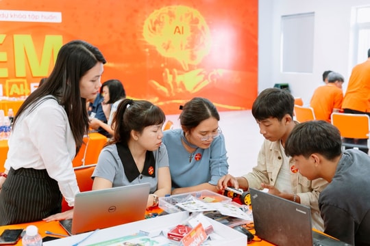 Hơn 5.000 giáo viên THPT tham gia tập huấn ứng dụng STEM vào giảng dạy Hơn 5.000 giáo viên THPT tham gia tập huấn ứng dụng STEM vào giảng dạy
