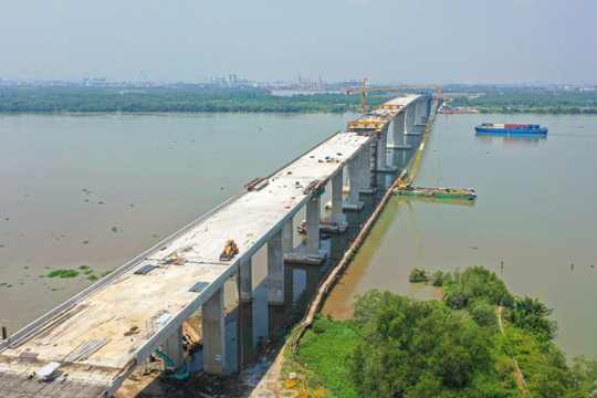 Khởi công, khánh thành các công trình lớn chào mừng 50 năm thống nhất đất nước