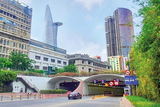 Bản tin trưa 8/4: TP.HCM chuẩn bị khánh thành và khởi công 4 dự án lớn trị giá 250.000 tỷ đồng Bản tin trưa 8/4: TP.HCM chuẩn bị khánh thành và khởi công 4 dự án lớn trị giá 250.000 tỷ đồng