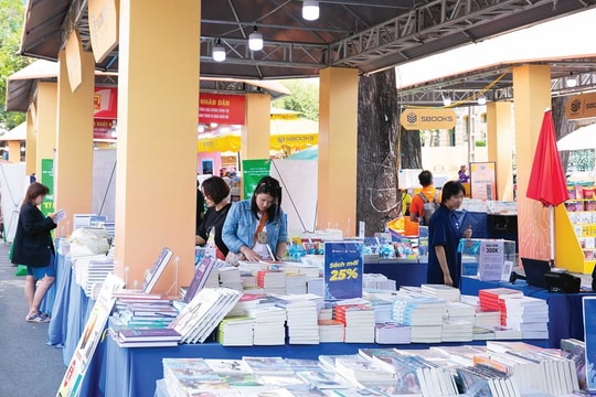 Văn hóa đọc trong doanh nghiệp: Hành trình xây dựng doanh nghiệp học tập - Chia sẻ từ trải nghiệm cá nhân Văn hóa đọc trong doanh nghiệp: Hành trình xây dựng doanh nghiệp học tập - Chia sẻ từ trải nghiệm cá nhân