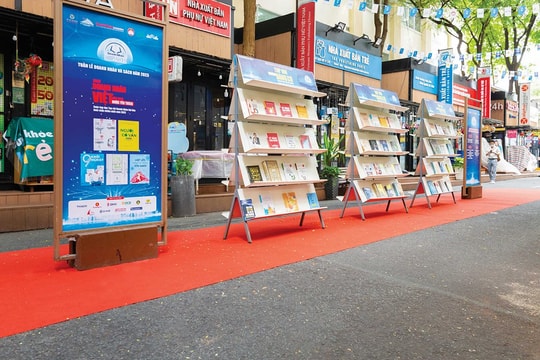 Văn hóa đọc trong doanh nghiệp: Doanh nghiệp có văn hóa đọc - Lợi thế từ tri thức Văn hóa đọc trong doanh nghiệp: Doanh nghiệp có văn hóa đọc - Lợi thế từ tri thức