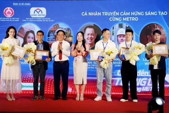 Bản tin trưa 18/4: TP.HCM trao giải cuộc thi “Chạm đến tương lai cùng Metro” và phát động đợt cao điểm truyền thông 30/4 Bản tin trưa 18/4: TP.HCM trao giải cuộc thi “Chạm đến tương lai cùng Metro” và phát động đợt cao điểm truyền thông 30/4
