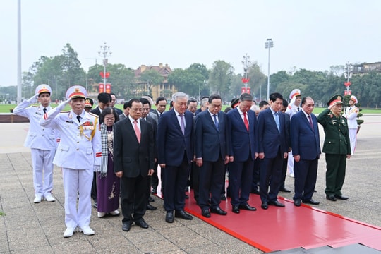 Lãnh đạo Đảng, Nhà nước vào lăng viếng Chủ tịch Hồ Chí Minh nhân kỷ niệm 50 năm ngày Giải phóng miền Nam, thống nhất đất nước Lãnh đạo Đảng, Nhà nước vào lăng viếng Chủ tịch Hồ Chí Minh nhân kỷ niệm 50 năm ngày Giải phóng miền Nam, thống nhất đất nước