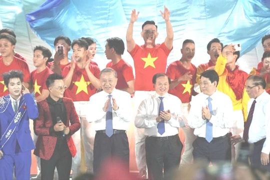 Mùa Xuân thống nhất: Nơi tiếng hát được vang lên từ quá khứ vọng về hiện tại và ngân mãi trong tương lai