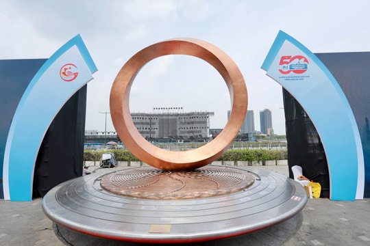 Việt Nam rộng mở vòng tay, kết nối nhân loại, cùng xây dựng tương lai hòa bình, thịnh vượng Việt Nam rộng mở vòng tay, kết nối nhân loại, cùng xây dựng tương lai hòa bình, thịnh vượng