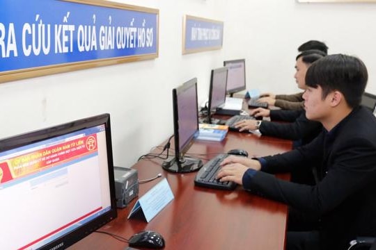 Đến năm 2030, ít nhất 80% người dân, doanh nghiệp sử dụng dịch vụ công trực tuyến Đến năm 2030, ít nhất 80% người dân, doanh nghiệp sử dụng dịch vụ công trực tuyến