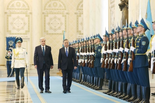 Tổng thống Kazakhstan chủ trì lễ đón Tổng Bí thư Tô Lâm Tổng thống Kazakhstan chủ trì lễ đón Tổng Bí thư Tô Lâm