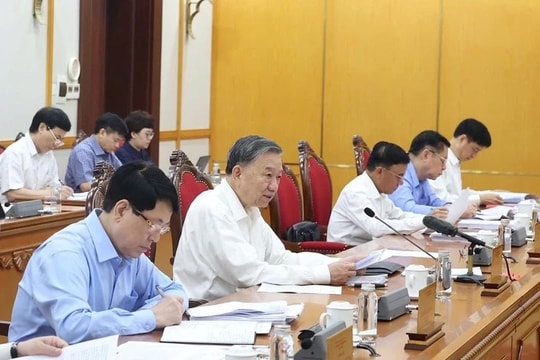 Chủ trương của Bộ Chính trị, Ban Bí thư về công tác nhân sự chủ chốt tại các địa phương sau sáp nhập