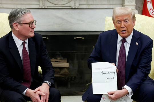 Anh trở thành nước đầu tiên đạt thỏa thuận thương mại với Mỹ