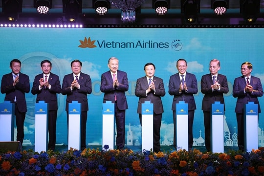 Bản tin sáng 12/5: Vietnam Airlines tái khởi động đường bay thẳng Hà Nội - Moscow Bản tin sáng 12/5: Vietnam Airlines tái khởi động đường bay thẳng Hà Nội - Moscow