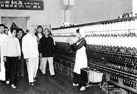 Chủ tịch Hồ Chí Minh với tư tưởng "trọng thương" trong xây dựng kinh tế quốc dân (Bài 1)