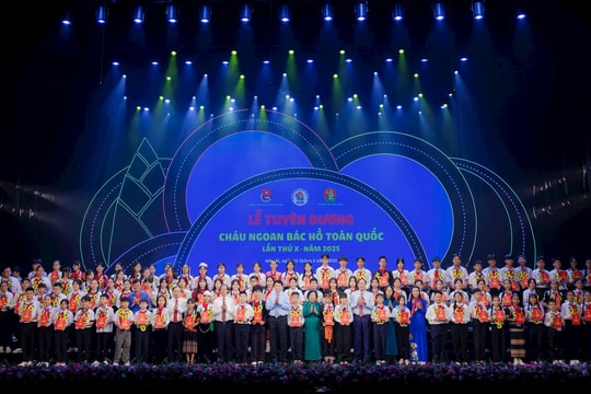 500 đại biểu Cháu ngoan Bác Hồ toàn quốc và hành trình truyền cảm hứng “Tiến vào kỷ nguyên mới” 500 đại biểu Cháu ngoan Bác Hồ toàn quốc và hành trình truyền cảm hứng “Tiến vào kỷ nguyên mới”