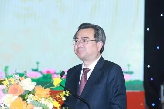 TP.HCM vững bước trong kỷ nguyên phát triển mới, thực hiện khát vọng phồn vinh, hạnh phúc TP.HCM vững bước trong kỷ nguyên phát triển mới, thực hiện khát vọng phồn vinh, hạnh phúc