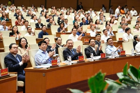 Bộ Chính trị, Ban Bí thư chỉ đạo công tác nhân sự trong quá trình sáp nhập tỉnh, xã