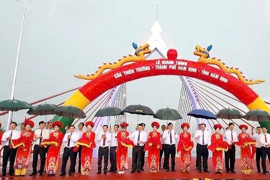 Khánh thành cầu Thiên Trường - Biểu tượng kiến trúc mới của TP. Nam Định