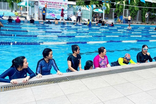 Người dân TP.HCM được học bơi miễn phí Người dân TP.HCM được học bơi miễn phí