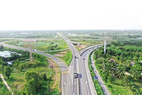 Tiền Giang phê duyệt dự án tuyến đường 6 làn kết nối TP.HCM, Long An và Đồng bằng sông Cửu Long Tiền Giang phê duyệt dự án tuyến đường 6 làn kết nối TP.HCM, Long An và Đồng bằng sông Cửu Long