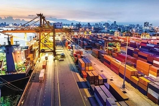Xuất khẩu hàng hóa lập kỷ lục trong 4 tháng đầu năm 2025 Xuất khẩu hàng hóa lập kỷ lục trong 4 tháng đầu năm 2025