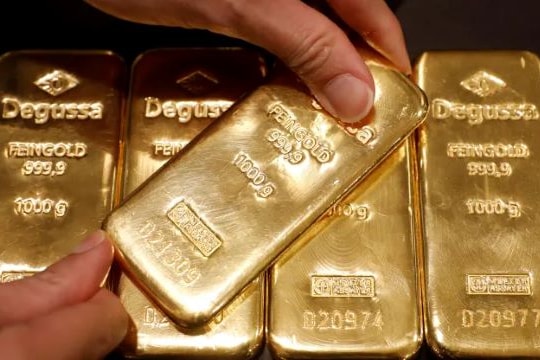 Giá vàng tăng 3 phiên liên tiếp do lo ngại nợ công, SPDR Gold Trust quay lại bán ròng Giá vàng tăng 3 phiên liên tiếp do lo ngại nợ công, SPDR Gold Trust quay lại bán ròng