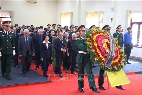 Trang nghiêm Lễ viếng nguyên Chủ tịch nước Trần Đức Lương tại Quảng Ngãi
