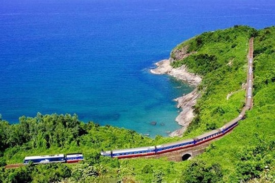 Tuyến tàu du lịch Quy Nhơn - Diêu Trì chính thức vận hành từ tháng 6/2025 Tuyến tàu du lịch Quy Nhơn - Diêu Trì chính thức vận hành từ tháng 6/2025