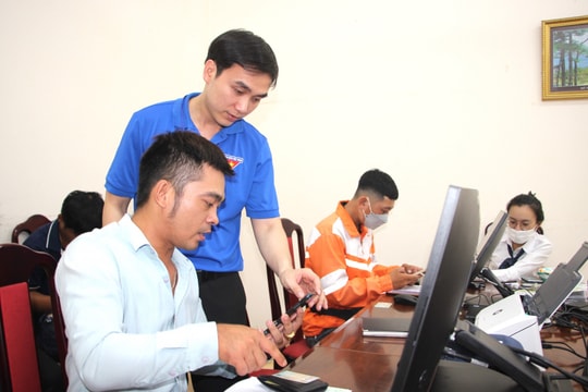 Thúc đẩy nộp hồ sơ trợ cấp thất nghiệp qua Cổng dịch vụ công quốc gia: Giải pháp hiện đại, thuận tiện cho người lao động