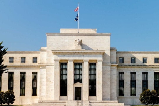 Fed cảnh báo rủi ro lạm phát và thị trường lao động chững lại Fed cảnh báo rủi ro lạm phát và thị trường lao động chững lại