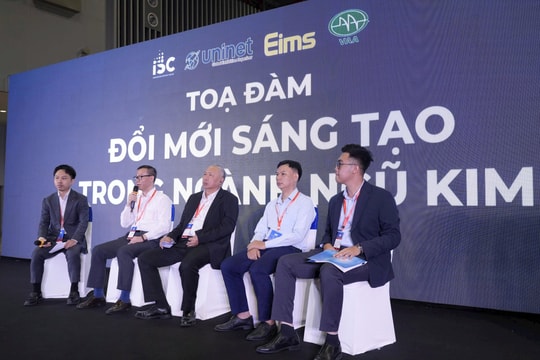 Nhiều khách tham quan trong ngày khai mạc triển lãm Home Show Vietnam 2025 và VHF 2025 Nhiều khách tham quan trong ngày khai mạc triển lãm Home Show Vietnam 2025 và VHF 2025