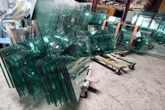 Bộ Công Thương tiếp nhận yêu cầu điều tra chống bán phá giá kính nổi Bộ Công Thương tiếp nhận yêu cầu điều tra chống bán phá giá kính nổi