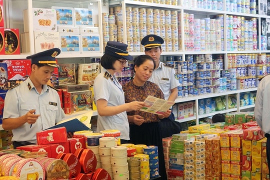 TP.HCM tăng cường đẩy mạnh chống hàng giả, buôn lậu và gian lận thương mại TP.HCM tăng cường đẩy mạnh chống hàng giả, buôn lậu và gian lận thương mại