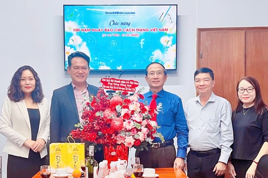 Hội Doanh nhân trẻ Việt Nam chúc mừng Tạp chí Doanh Nhân Sài Gòn nhân dịp 21/6