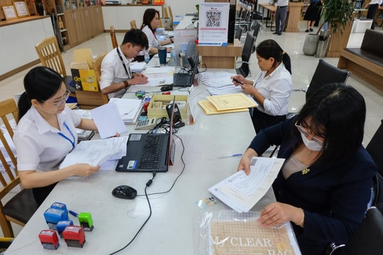 TP.HCM đề xuất tạm giao UBND cấp xã thẩm quyền cấp phép xây dựng nhà ở TP.HCM đề xuất tạm giao UBND cấp xã thẩm quyền cấp phép xây dựng nhà ở