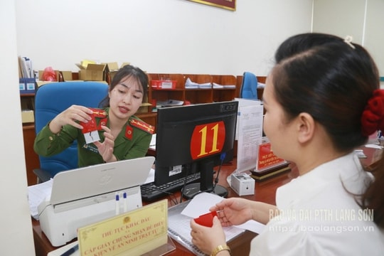 Công an TP.HCM tiến hành thu hồi và cấp mới con dấu cho các cơ quan, đơn vị sau sáp nhập