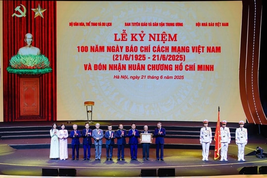 Báo chí Cách mạng Việt Nam vinh dự đón nhận Huân chương Hồ Chí Minh lần thứ hai Báo chí Cách mạng Việt Nam vinh dự đón nhận Huân chương Hồ Chí Minh lần thứ hai